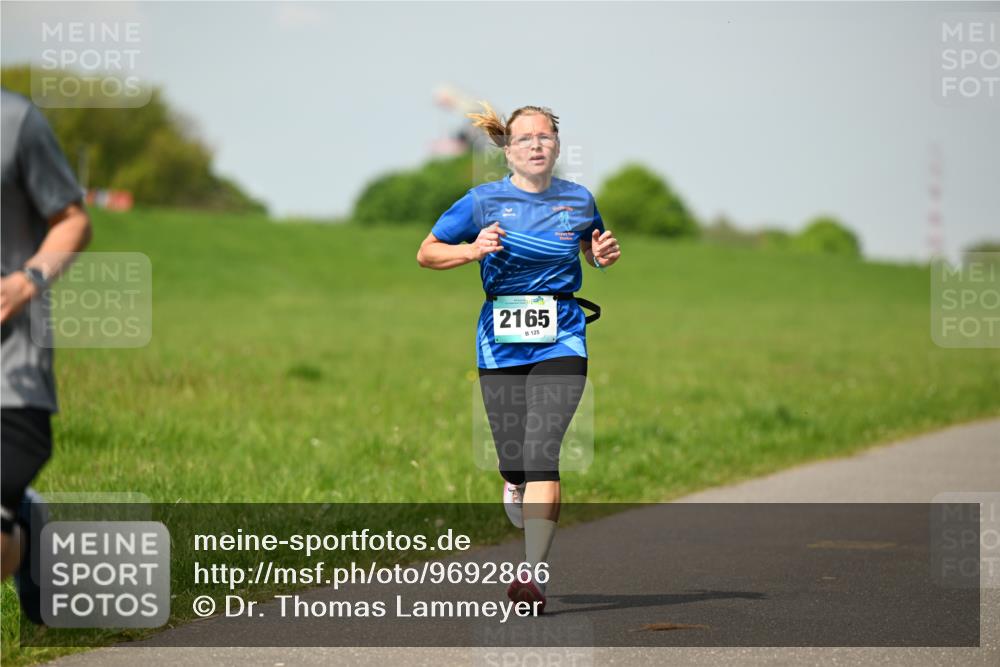 10.05.2026 - 8. Wedeler Halbmarathon Dr. Thomas Lammeyer http://msf.ph/oto/9692866 10.05.2026 11:16:32 Laufen 2165, 125 meine-sportfotos.de