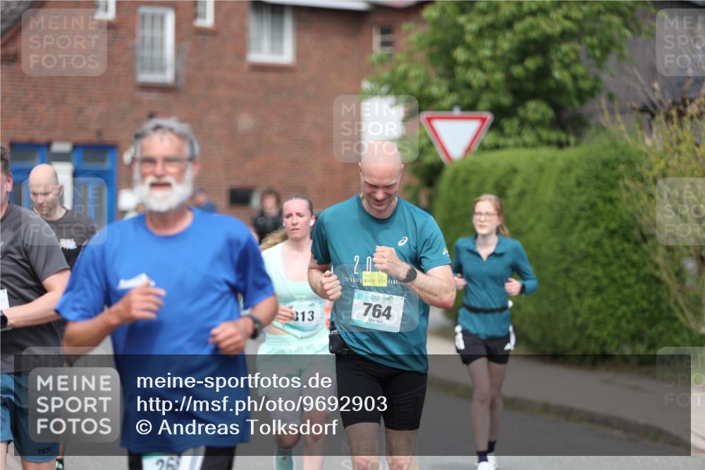 10.05.2026 - 8. Wedeler Halbmarathon Andreas Tolksdorf http://msf.ph/oto/9692903 10.05.2026 10:17:31 Laufen 26, 313, 2, 0, 764 meine-sportfotos.de
