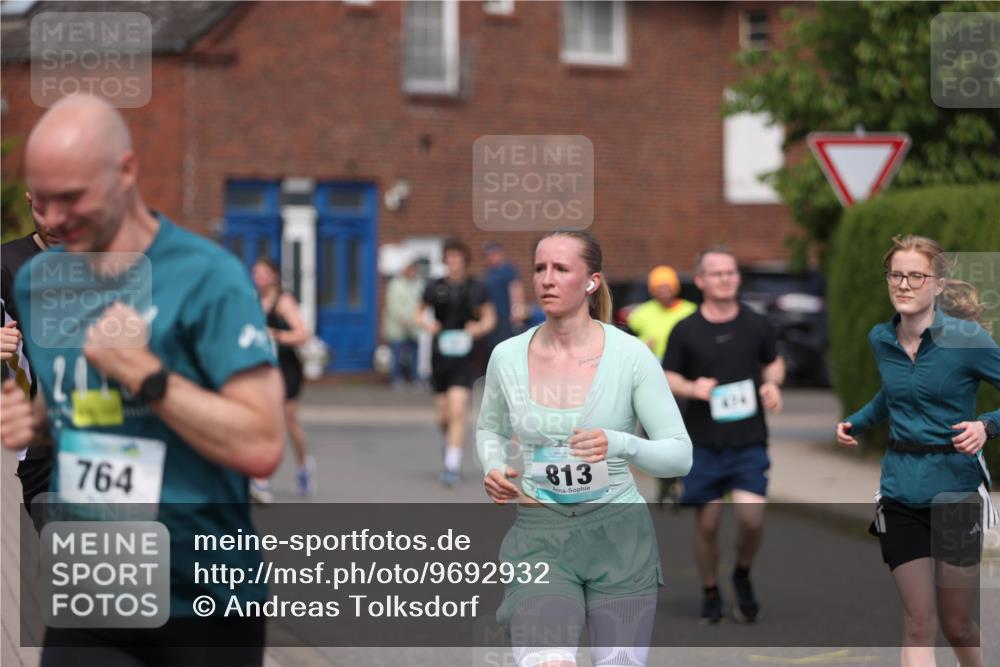 10.05.2026 - 8. Wedeler Halbmarathon Andreas Tolksdorf http://msf.ph/oto/9692932 10.05.2026 10:17:33 Laufen 764, 813 meine-sportfotos.de
