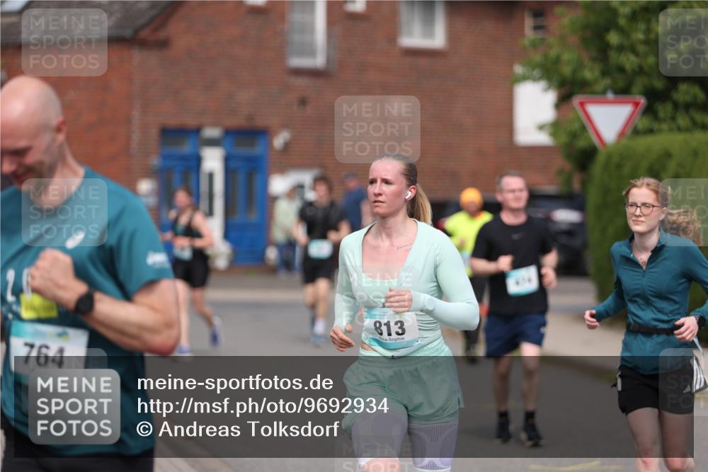 10.05.2026 - 8. Wedeler Halbmarathon Andreas Tolksdorf http://msf.ph/oto/9692934 10.05.2026 10:17:33 Laufen 764, 813 meine-sportfotos.de