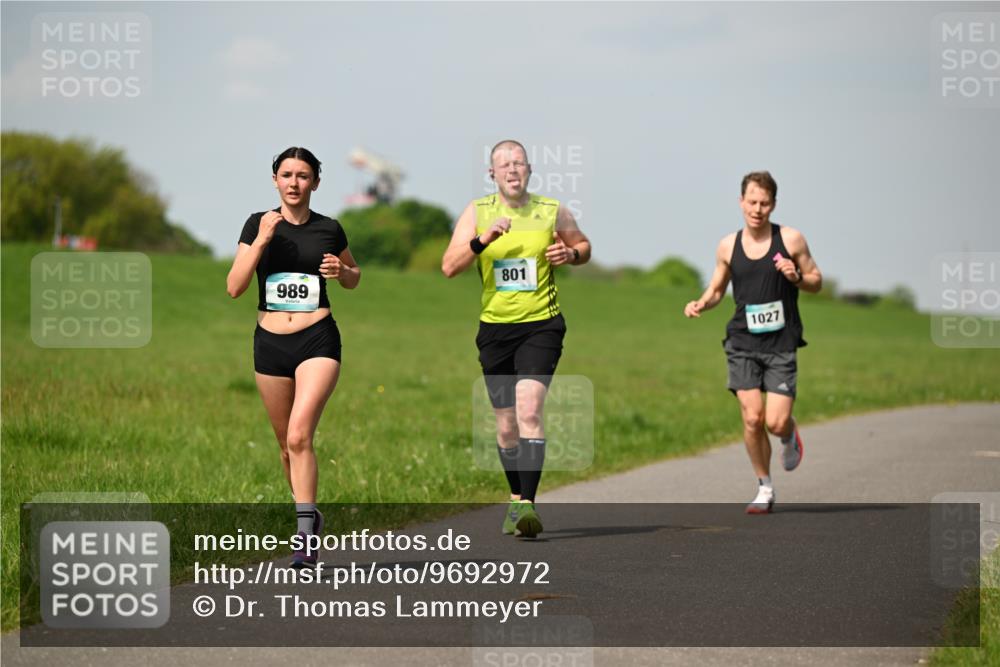 10.05.2026 - 8. Wedeler Halbmarathon Dr. Thomas Lammeyer http://msf.ph/oto/9692972 10.05.2026 11:16:46 Laufen 801, 989, 1027 meine-sportfotos.de