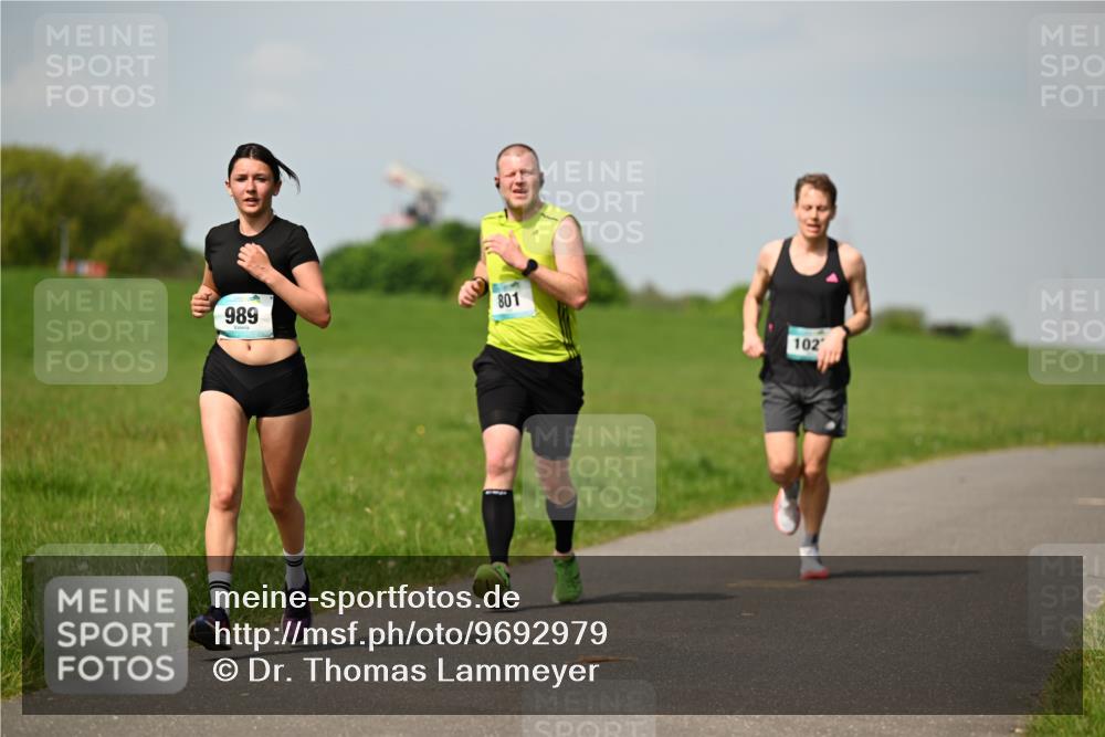 10.05.2026 - 8. Wedeler Halbmarathon Dr. Thomas Lammeyer http://msf.ph/oto/9692979 10.05.2026 11:16:46 Laufen 989, 801, 102 meine-sportfotos.de