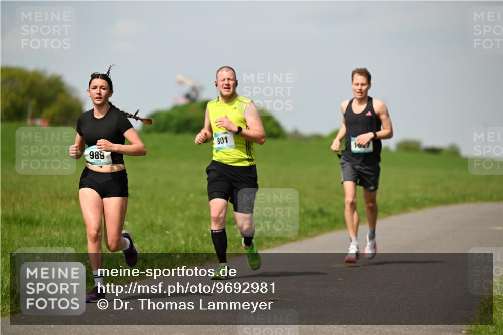 10.05.2026 - 8. Wedeler Halbmarathon Dr. Thomas Lammeyer http://msf.ph/oto/9692981 10.05.2026 11:16:46 Laufen 801, 989, 1627 meine-sportfotos.de