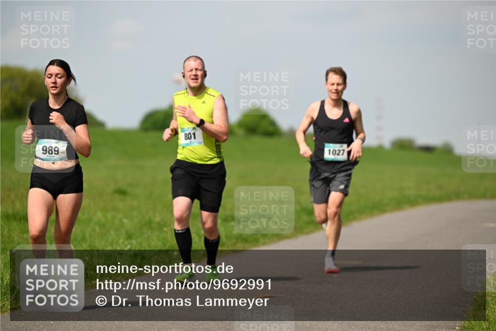 10.05.2026 - 8. Wedeler Halbmarathon Dr. Thomas Lammeyer http://msf.ph/oto/9692991 10.05.2026 11:16:47 Laufen 801, 989, 1027 meine-sportfotos.de