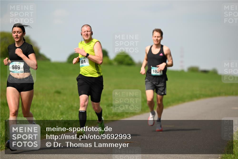 10.05.2026 - 8. Wedeler Halbmarathon Dr. Thomas Lammeyer http://msf.ph/oto/9692993 10.05.2026 11:16:47 Laufen 989, 801, 1024 meine-sportfotos.de