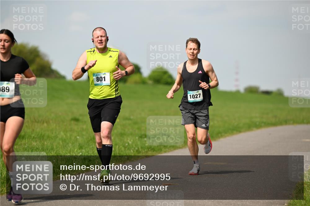10.05.2026 - 8. Wedeler Halbmarathon Dr. Thomas Lammeyer http://msf.ph/oto/9692995 10.05.2026 11:16:47 Laufen 801, 1027 meine-sportfotos.de