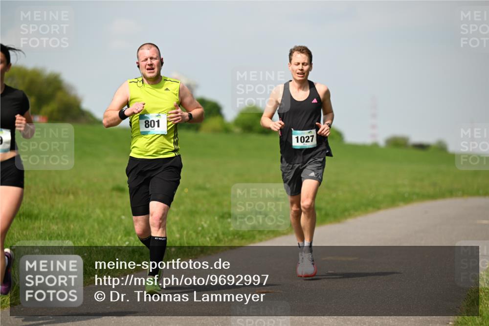 10.05.2026 - 8. Wedeler Halbmarathon Dr. Thomas Lammeyer http://msf.ph/oto/9692997 10.05.2026 11:16:47 Laufen 801, 1027 meine-sportfotos.de