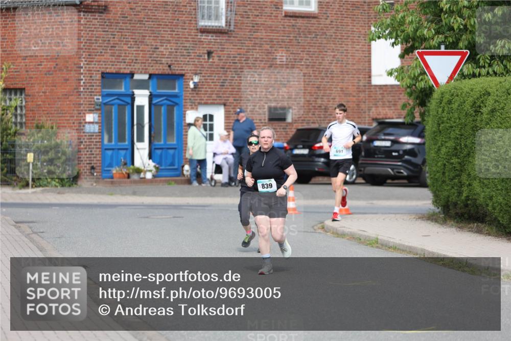 10.05.2026 - 8. Wedeler Halbmarathon Andreas Tolksdorf http://msf.ph/oto/9693005 10.05.2026 10:17:45 Laufen 47831, 839, 691 meine-sportfotos.de