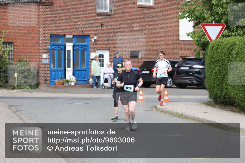 10.05.2026 - 8. Wedeler Halbmarathon Andreas Tolksdorf http://msf.ph/oto/9693006 10.05.2026 10:17:45 Laufen 839, 691 meine-sportfotos.de