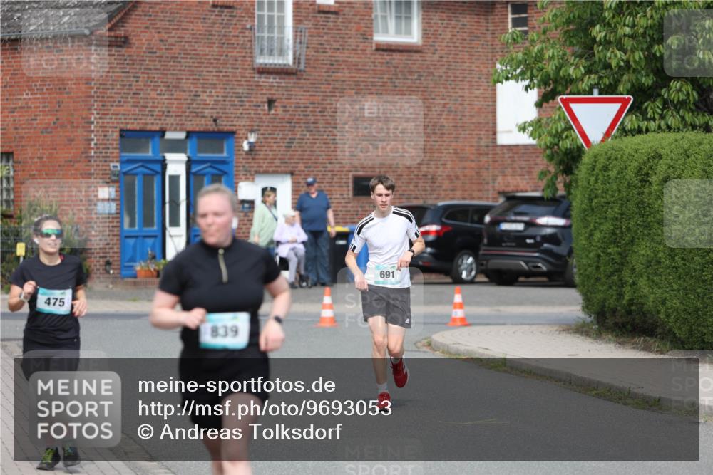 10.05.2026 - 8. Wedeler Halbmarathon Andreas Tolksdorf http://msf.ph/oto/9693053 10.05.2026 10:17:48 Laufen 475, 839, 691 meine-sportfotos.de