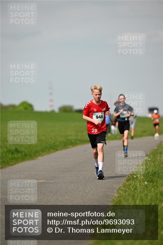 10.05.2026 - 8. Wedeler Halbmarathon Dr. Thomas Lammeyer http://msf.ph/oto/9693093 10.05.2026 11:17:15 Laufen 940 meine-sportfotos.de