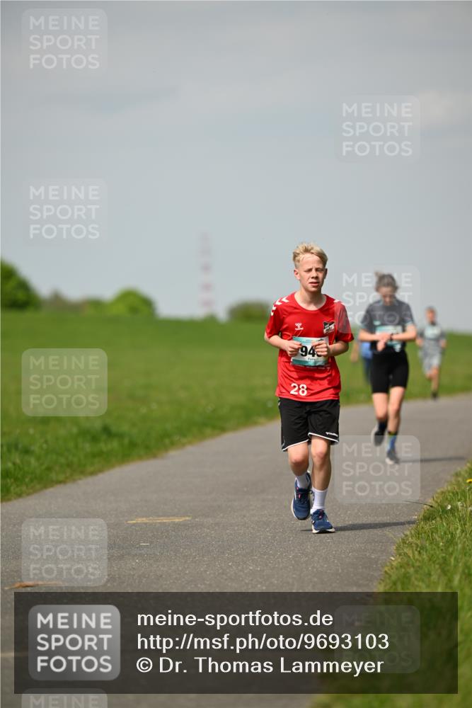 10.05.2026 - 8. Wedeler Halbmarathon Dr. Thomas Lammeyer http://msf.ph/oto/9693103 10.05.2026 11:17:16 Laufen  meine-sportfotos.de