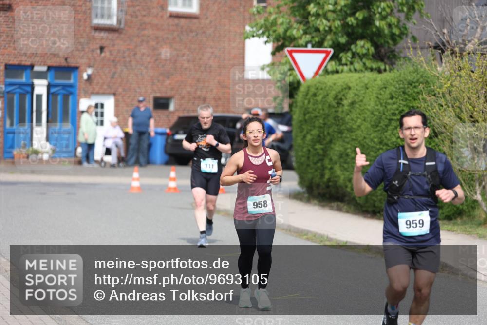 10.05.2026 - 8. Wedeler Halbmarathon Andreas Tolksdorf http://msf.ph/oto/9693105 10.05.2026 10:18:10 Laufen 311, 958, 959 meine-sportfotos.de