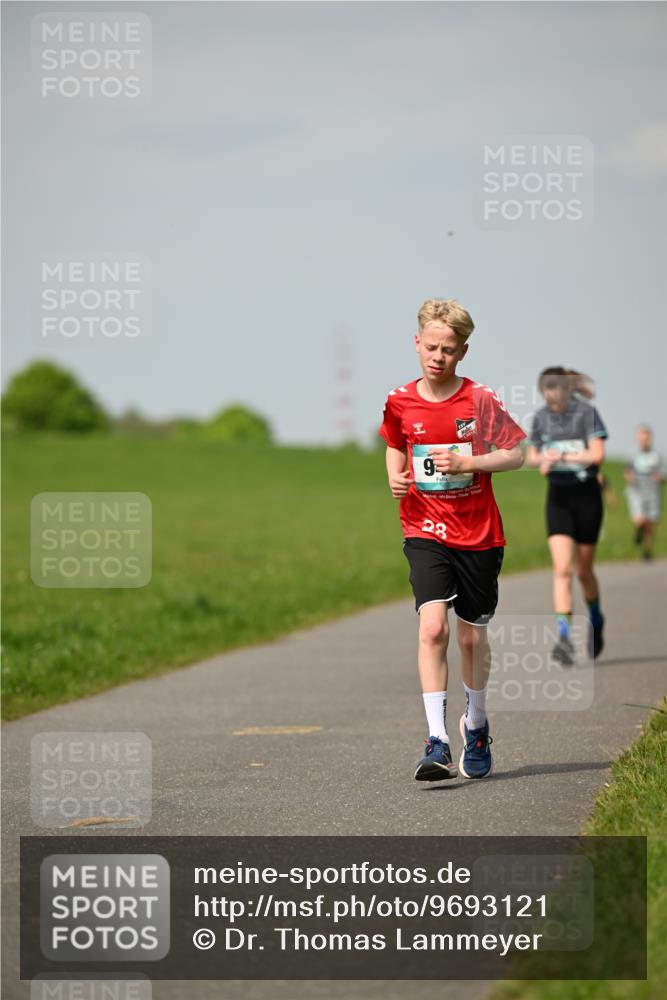 10.05.2026 - 8. Wedeler Halbmarathon Dr. Thomas Lammeyer http://msf.ph/oto/9693121 10.05.2026 11:17:17 Laufen  meine-sportfotos.de
