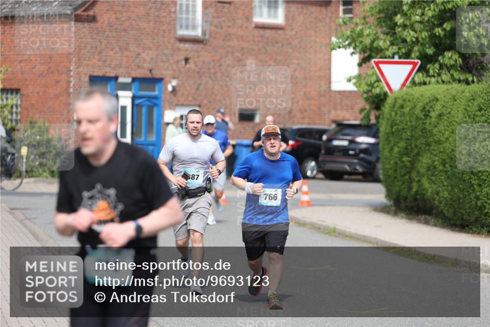 10.05.2026 - 8. Wedeler Halbmarathon Andreas Tolksdorf http://msf.ph/oto/9693123 10.05.2026 10:18:16 Laufen 311, 87, 766 meine-sportfotos.de