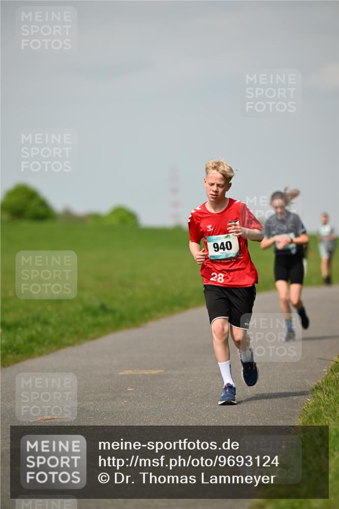 10.05.2026 - 8. Wedeler Halbmarathon Dr. Thomas Lammeyer http://msf.ph/oto/9693124 10.05.2026 11:17:17 Laufen 940 meine-sportfotos.de