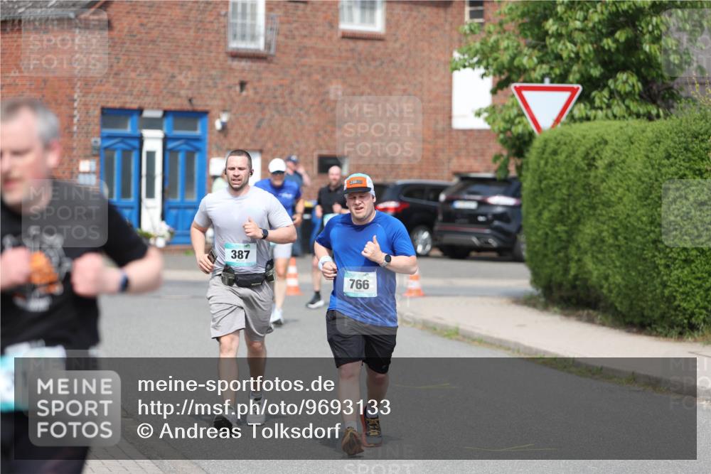 10.05.2026 - 8. Wedeler Halbmarathon Andreas Tolksdorf http://msf.ph/oto/9693133 10.05.2026 10:18:17 Laufen 311, 387, 766 meine-sportfotos.de