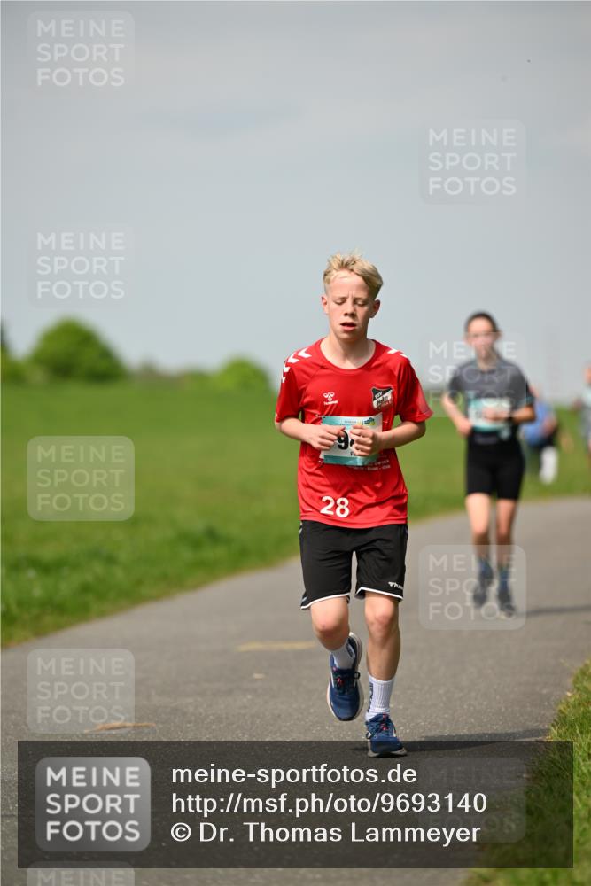 10.05.2026 - 8. Wedeler Halbmarathon Dr. Thomas Lammeyer http://msf.ph/oto/9693140 10.05.2026 11:17:18 Laufen  meine-sportfotos.de