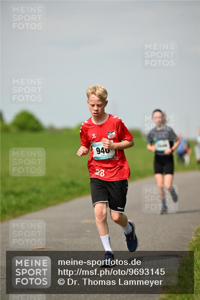 10.05.2026 - 8. Wedeler Halbmarathon Dr. Thomas Lammeyer http://msf.ph/oto/9693145 10.05.2026 11:17:18 Laufen 940 meine-sportfotos.de