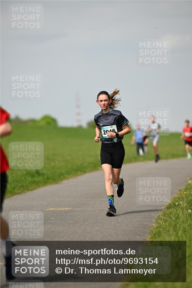 10.05.2026 - 8. Wedeler Halbmarathon Dr. Thomas Lammeyer http://msf.ph/oto/9693154 10.05.2026 11:17:20 Laufen 2046 meine-sportfotos.de