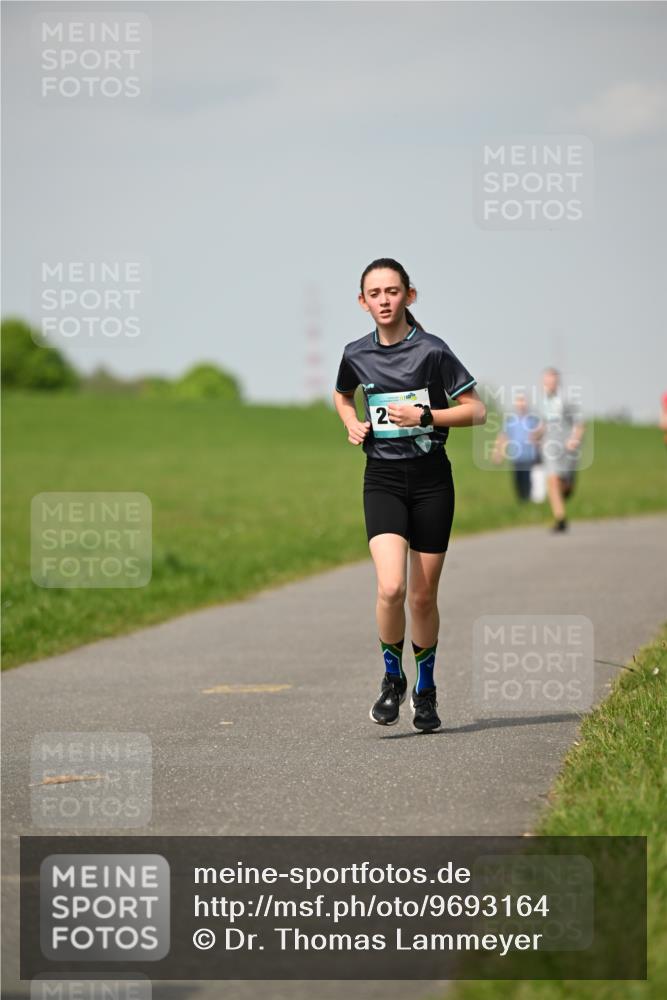10.05.2026 - 8. Wedeler Halbmarathon Dr. Thomas Lammeyer http://msf.ph/oto/9693164 10.05.2026 11:17:20 Laufen  meine-sportfotos.de