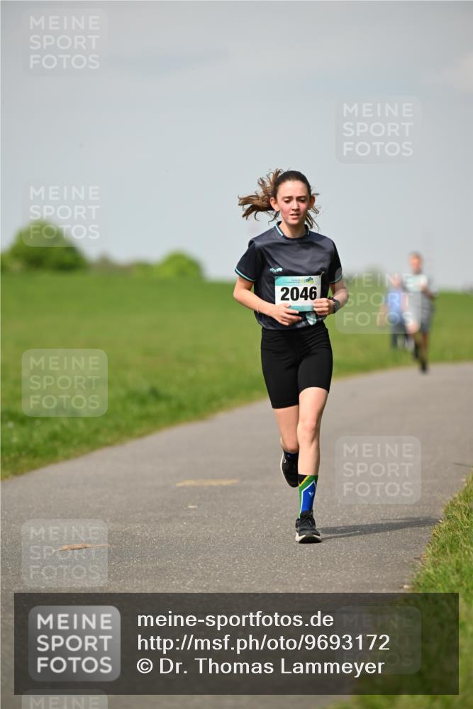 10.05.2026 - 8. Wedeler Halbmarathon Dr. Thomas Lammeyer http://msf.ph/oto/9693172 10.05.2026 11:17:21 Laufen 2046 meine-sportfotos.de