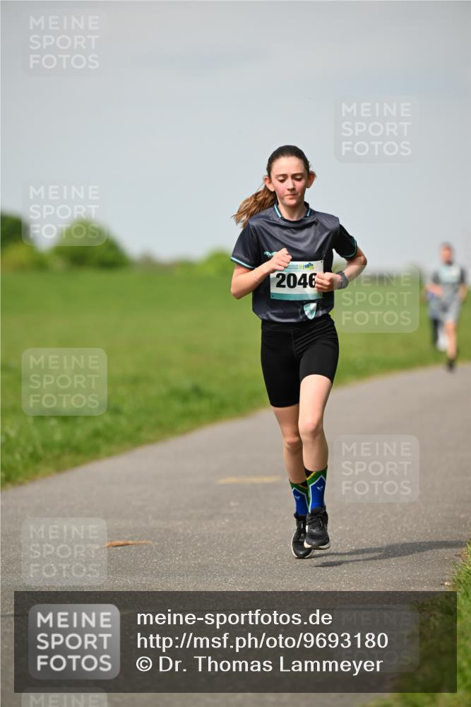 10.05.2026 - 8. Wedeler Halbmarathon Dr. Thomas Lammeyer http://msf.ph/oto/9693180 10.05.2026 11:17:21 Laufen 2046 meine-sportfotos.de
