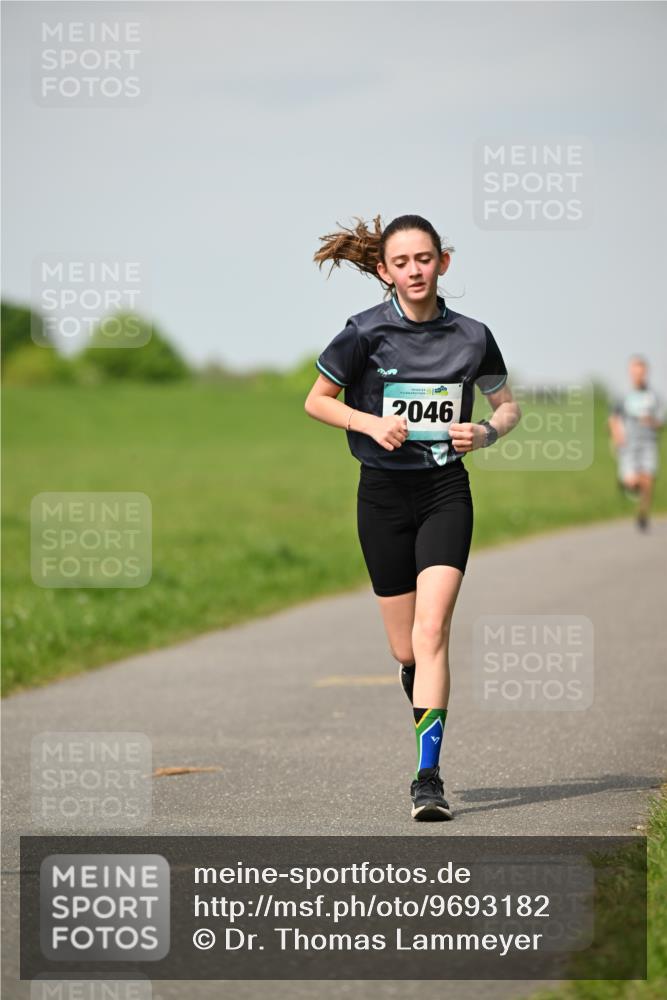 10.05.2026 - 8. Wedeler Halbmarathon Dr. Thomas Lammeyer http://msf.ph/oto/9693182 10.05.2026 11:17:21 Laufen 2046 meine-sportfotos.de
