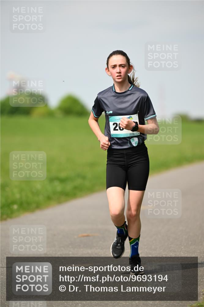 10.05.2026 - 8. Wedeler Halbmarathon Dr. Thomas Lammeyer http://msf.ph/oto/9693194 10.05.2026 11:17:22 Laufen  meine-sportfotos.de