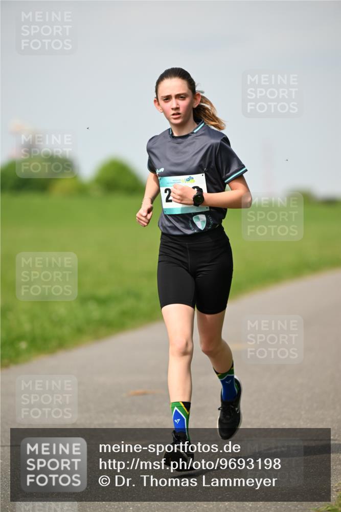 10.05.2026 - 8. Wedeler Halbmarathon Dr. Thomas Lammeyer http://msf.ph/oto/9693198 10.05.2026 11:17:22 Laufen  meine-sportfotos.de