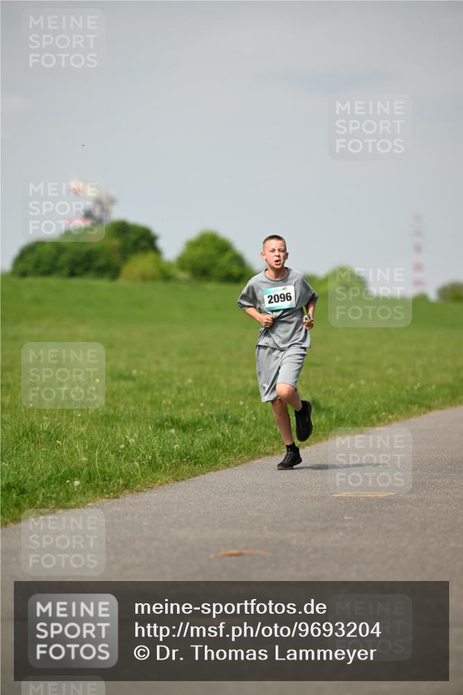 10.05.2026 - 8. Wedeler Halbmarathon Dr. Thomas Lammeyer http://msf.ph/oto/9693204 10.05.2026 11:17:28 Laufen 2096 meine-sportfotos.de
