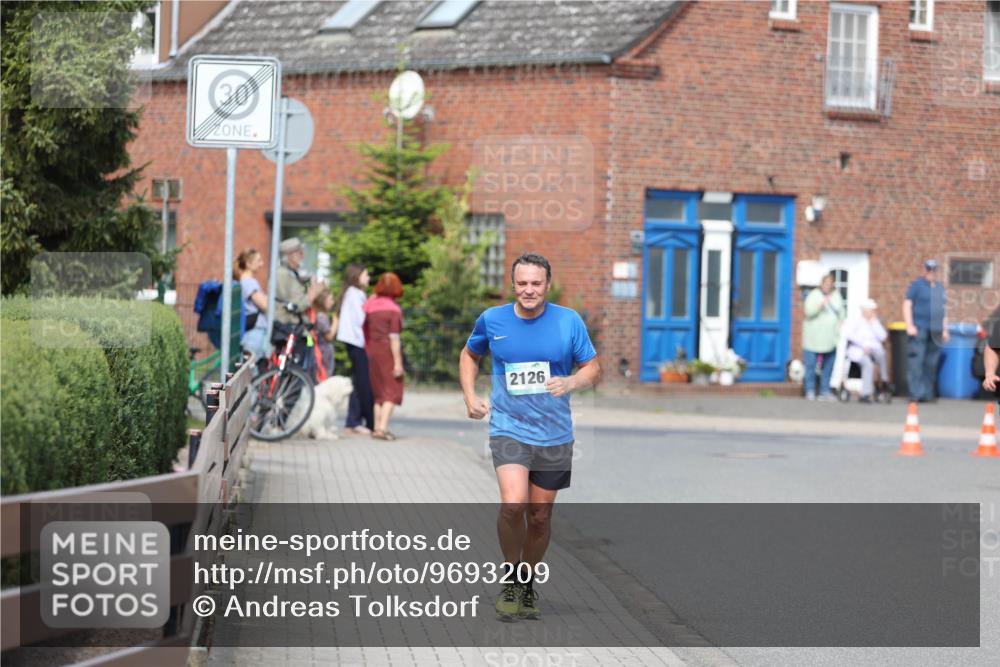 10.05.2026 - 8. Wedeler Halbmarathon Andreas Tolksdorf http://msf.ph/oto/9693209 10.05.2026 10:18:31 Laufen 3, 2126 meine-sportfotos.de