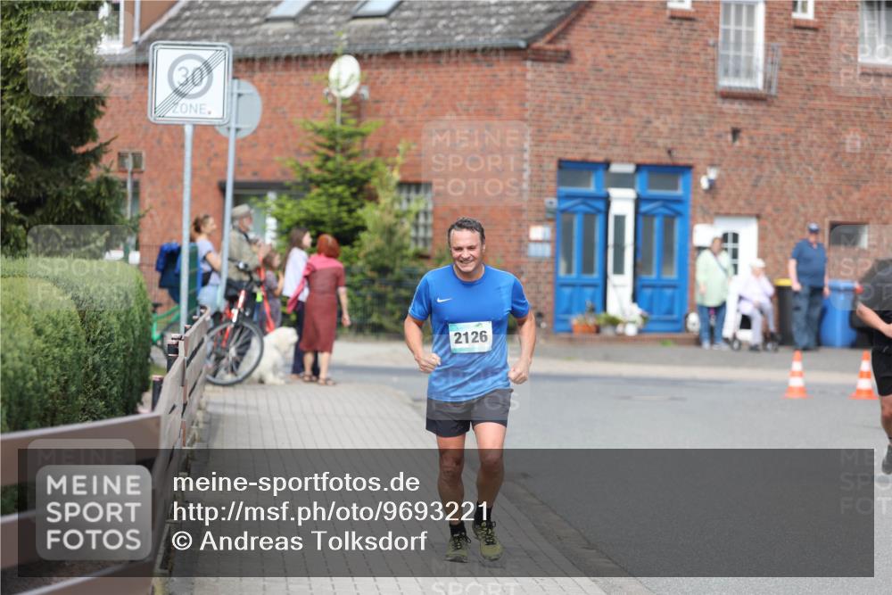 10.05.2026 - 8. Wedeler Halbmarathon Andreas Tolksdorf http://msf.ph/oto/9693221 10.05.2026 10:18:31 Laufen 30, 2126 meine-sportfotos.de