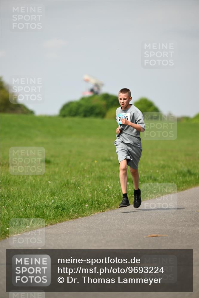 10.05.2026 - 8. Wedeler Halbmarathon Dr. Thomas Lammeyer http://msf.ph/oto/9693224 10.05.2026 11:17:30 Laufen  meine-sportfotos.de