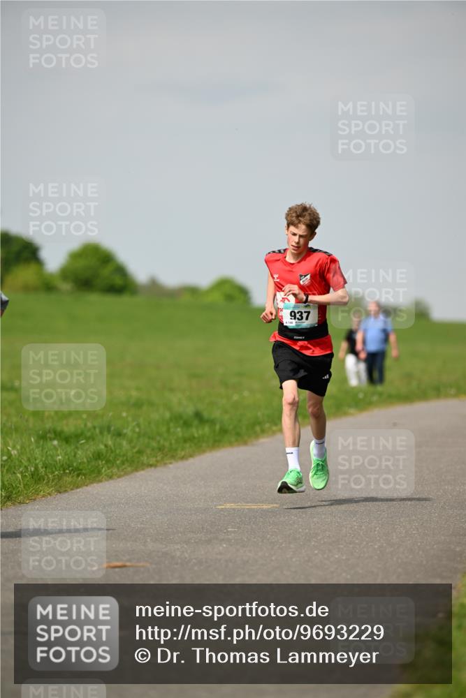 10.05.2026 - 8. Wedeler Halbmarathon Dr. Thomas Lammeyer http://msf.ph/oto/9693229 10.05.2026 11:17:31 Laufen 937, 140 meine-sportfotos.de