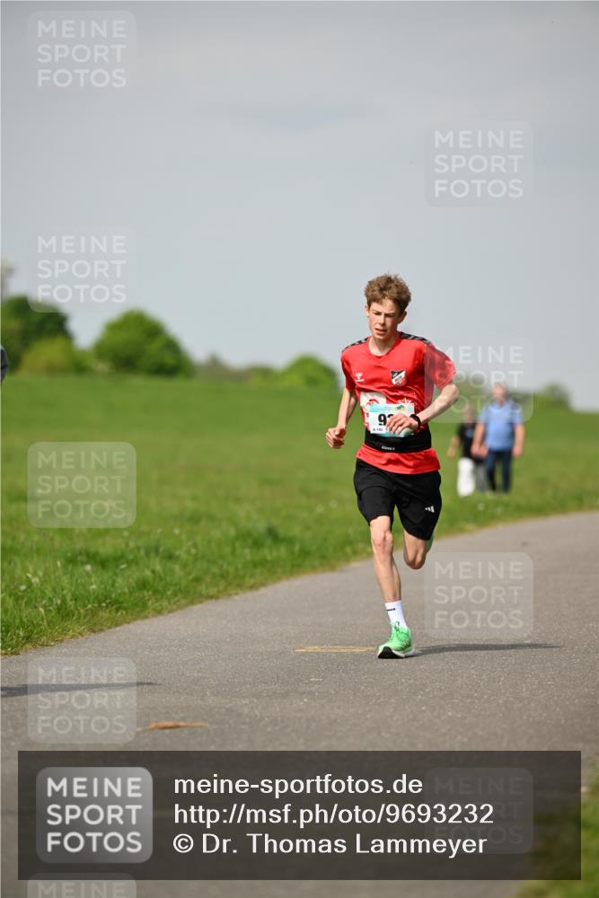 10.05.2026 - 8. Wedeler Halbmarathon Dr. Thomas Lammeyer http://msf.ph/oto/9693232 10.05.2026 11:17:31 Laufen 140 meine-sportfotos.de