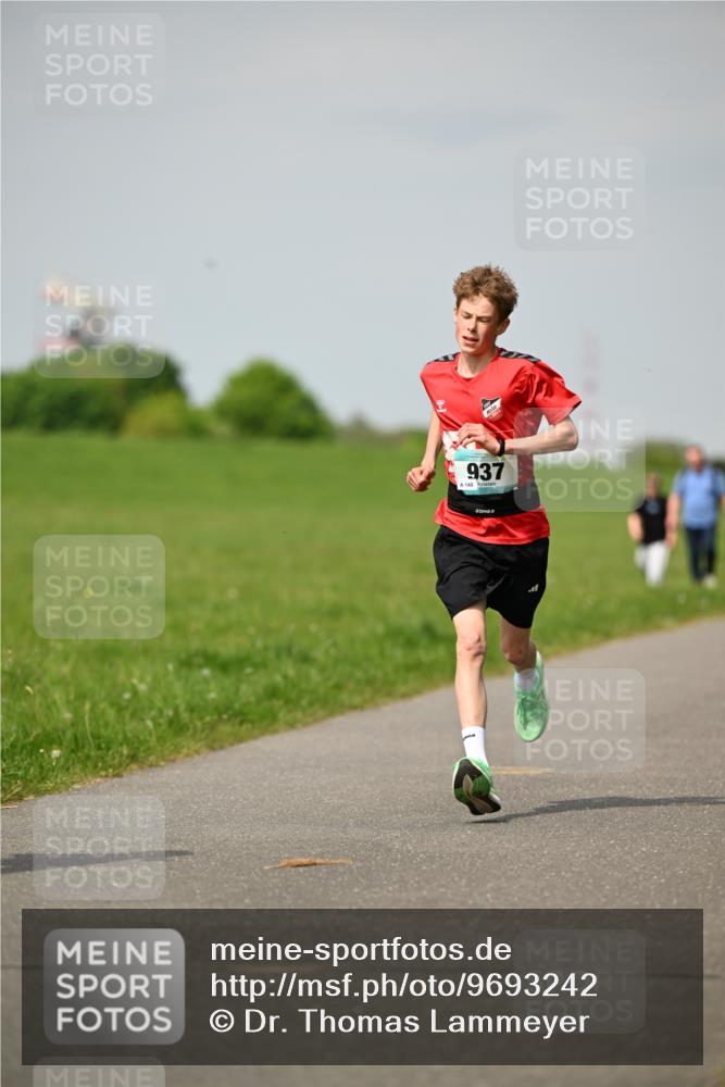 10.05.2026 - 8. Wedeler Halbmarathon Dr. Thomas Lammeyer http://msf.ph/oto/9693242 10.05.2026 11:17:31 Laufen 937, 140 meine-sportfotos.de