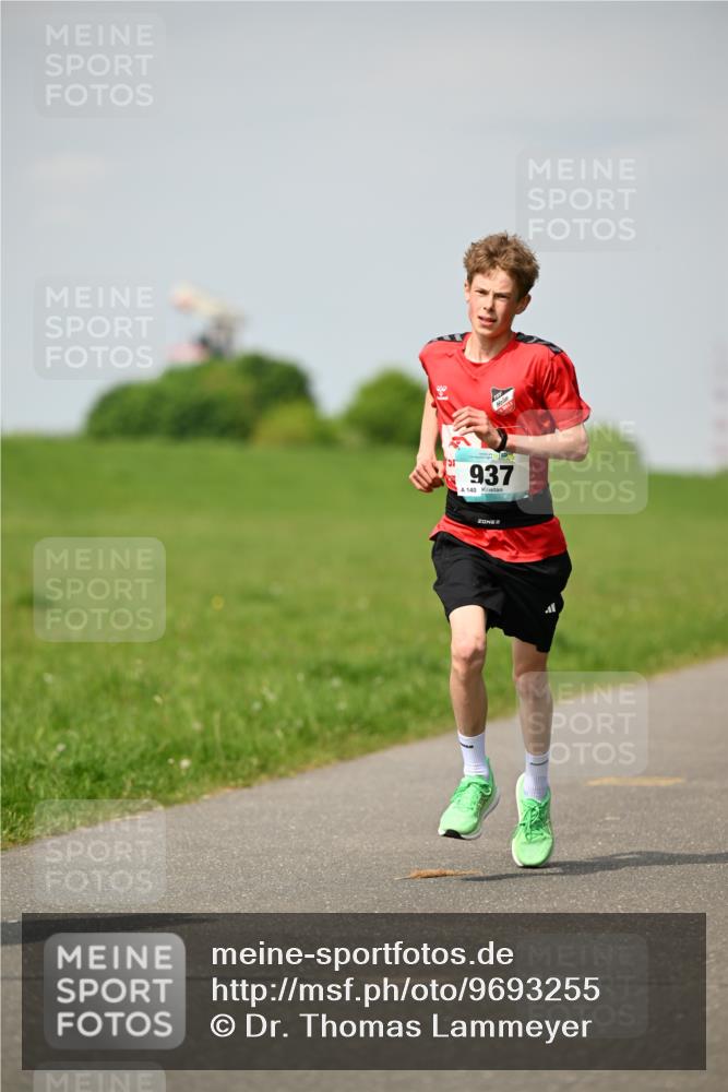10.05.2026 - 8. Wedeler Halbmarathon Dr. Thomas Lammeyer http://msf.ph/oto/9693255 10.05.2026 11:17:32 Laufen 937, 140 meine-sportfotos.de