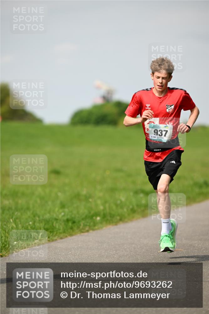 10.05.2026 - 8. Wedeler Halbmarathon Dr. Thomas Lammeyer http://msf.ph/oto/9693262 10.05.2026 11:17:33 Laufen 937, 140 meine-sportfotos.de