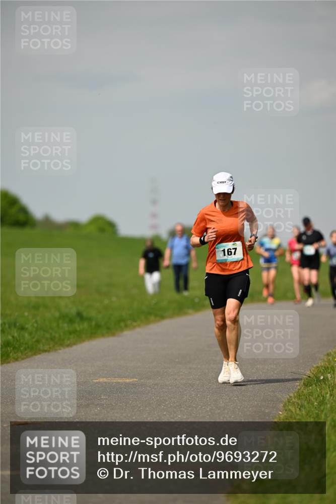 10.05.2026 - 8. Wedeler Halbmarathon Dr. Thomas Lammeyer http://msf.ph/oto/9693272 10.05.2026 11:17:35 Laufen 167 meine-sportfotos.de