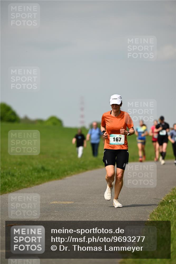 10.05.2026 - 8. Wedeler Halbmarathon Dr. Thomas Lammeyer http://msf.ph/oto/9693277 10.05.2026 11:17:35 Laufen 167 meine-sportfotos.de