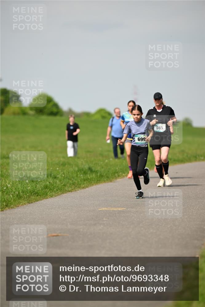 10.05.2026 - 8. Wedeler Halbmarathon Dr. Thomas Lammeyer http://msf.ph/oto/9693348 10.05.2026 11:17:43 Laufen 699, 565 meine-sportfotos.de