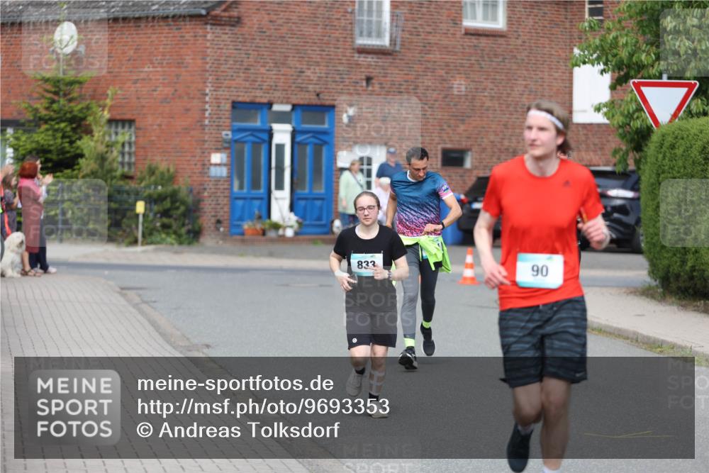10.05.2026 - 8. Wedeler Halbmarathon Andreas Tolksdorf http://msf.ph/oto/9693353 10.05.2026 10:18:59 Laufen 833, 90 meine-sportfotos.de