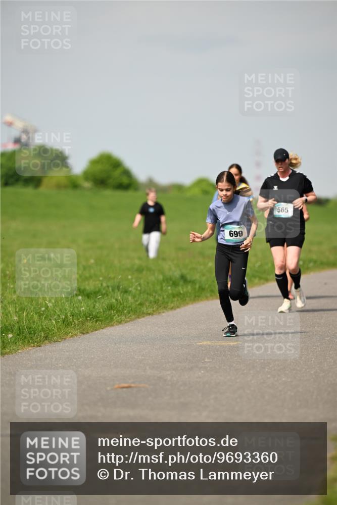 10.05.2026 - 8. Wedeler Halbmarathon Dr. Thomas Lammeyer http://msf.ph/oto/9693360 10.05.2026 11:17:43 Laufen 699, 565 meine-sportfotos.de
