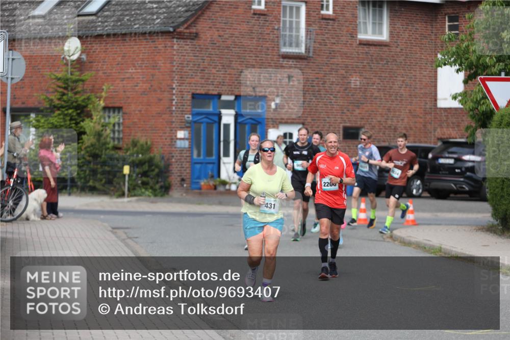 10.05.2026 - 8. Wedeler Halbmarathon Andreas Tolksdorf http://msf.ph/oto/9693407 10.05.2026 10:19:20 Laufen 431, 2200, 1931 meine-sportfotos.de