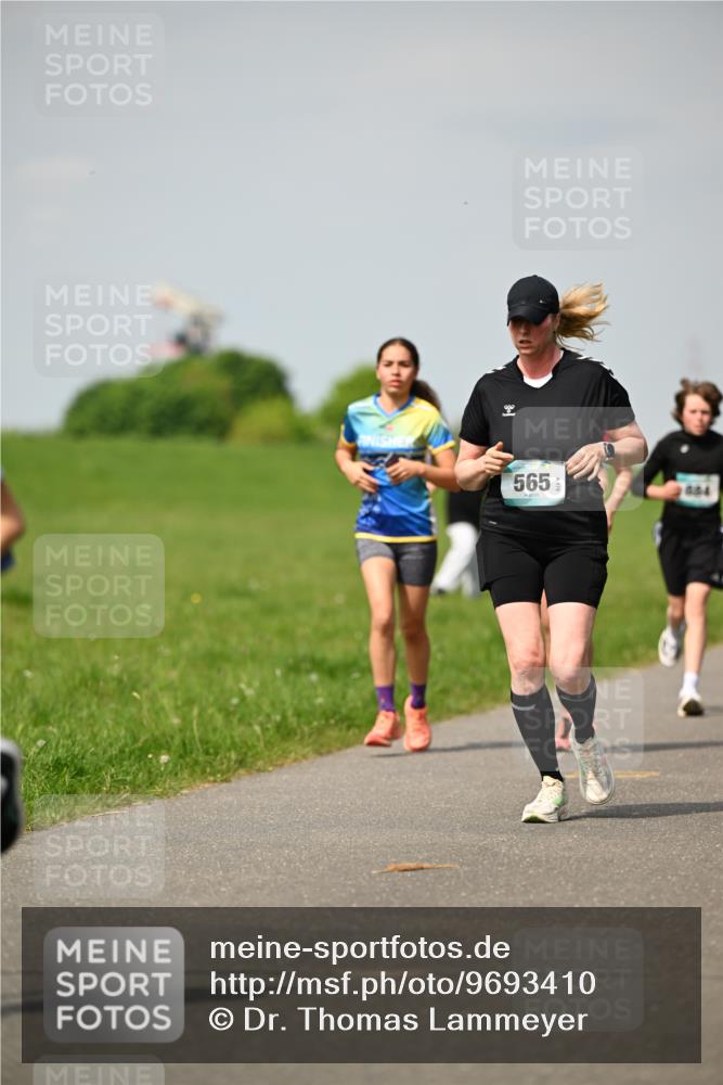 10.05.2026 - 8. Wedeler Halbmarathon Dr. Thomas Lammeyer http://msf.ph/oto/9693410 10.05.2026 11:17:47 Laufen 565 meine-sportfotos.de