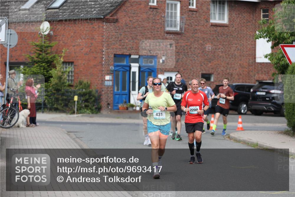 10.05.2026 - 8. Wedeler Halbmarathon Andreas Tolksdorf http://msf.ph/oto/9693417 10.05.2026 10:19:20 Laufen 431, 969, 2200, 2034 meine-sportfotos.de