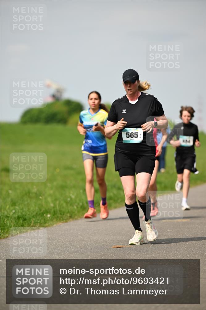 10.05.2026 - 8. Wedeler Halbmarathon Dr. Thomas Lammeyer http://msf.ph/oto/9693421 10.05.2026 11:17:48 Laufen 565 meine-sportfotos.de