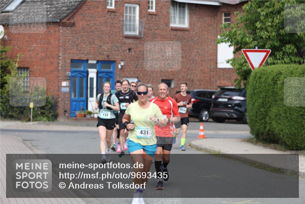 10.05.2026 - 8. Wedeler Halbmarathon Andreas Tolksdorf http://msf.ph/oto/9693435 10.05.2026 10:19:21 Laufen 133, 96, 431, 2034 meine-sportfotos.de