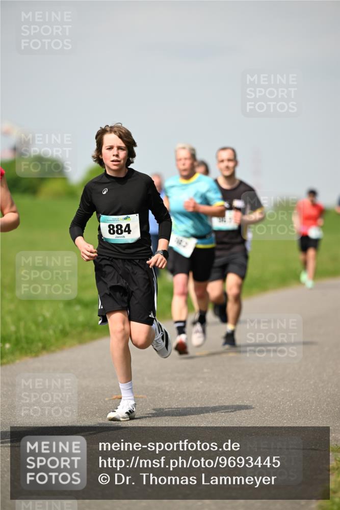 10.05.2026 - 8. Wedeler Halbmarathon Dr. Thomas Lammeyer http://msf.ph/oto/9693445 10.05.2026 11:17:51 Laufen 884 meine-sportfotos.de
